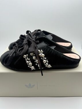 Simone Rocha Black Pearl-Cluster Slip-On Mules